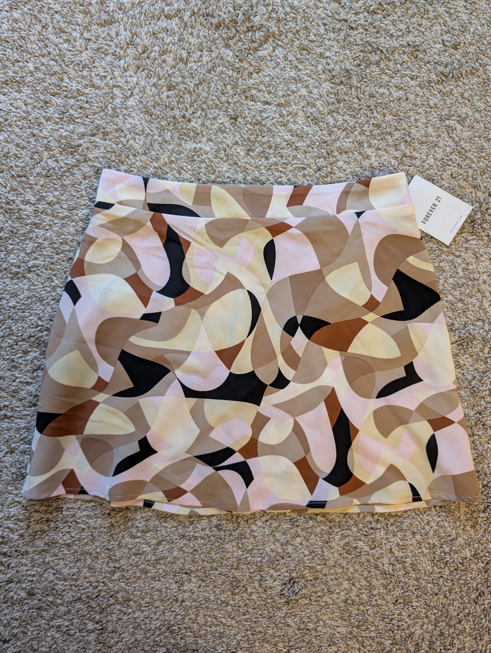 Forever 21 Pink, Beige & Black Abstract Print Mini Skirt NWT Sz M Bold Abstract